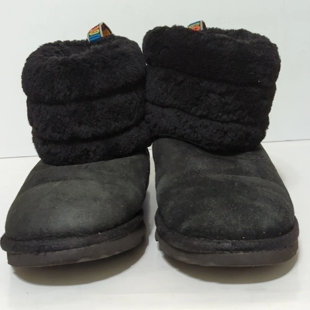 UGG classic Mini fluff quilted rainbow ankle boot big girl size 5/ woman size 6